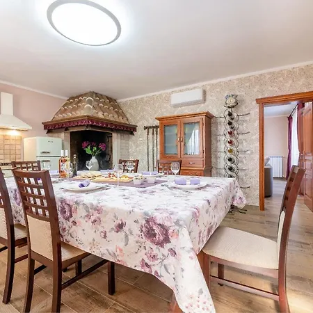 Ferienwohnung Oliva & Hedera Viridi Kaštelir Exterior foto