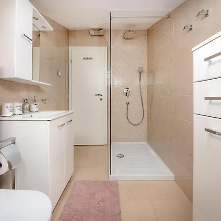 Ferienwohnung Oliva & Hedera Viridi Kaštelir Exterior foto