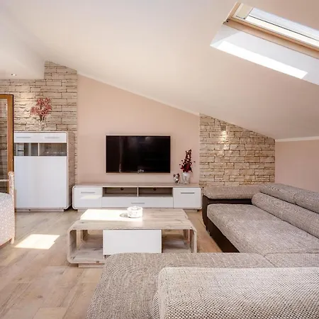 Ferienwohnung Oliva & Hedera Viridi Kaštelir Exterior foto