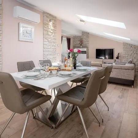 Ferienwohnung Oliva & Hedera Viridi Kaštelir Exterior foto