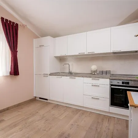 Ferienwohnung Oliva & Hedera Viridi Kaštelir Exterior foto