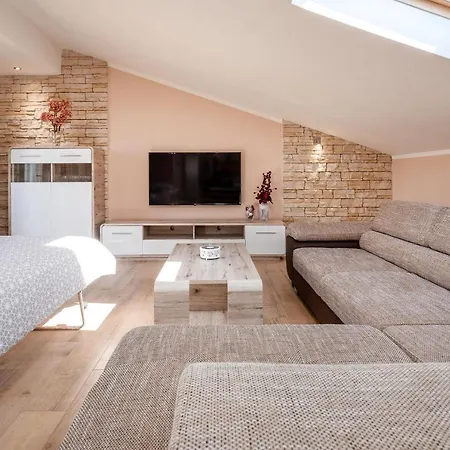 Ferienwohnung Oliva & Hedera Viridi Kaštelir Exterior foto